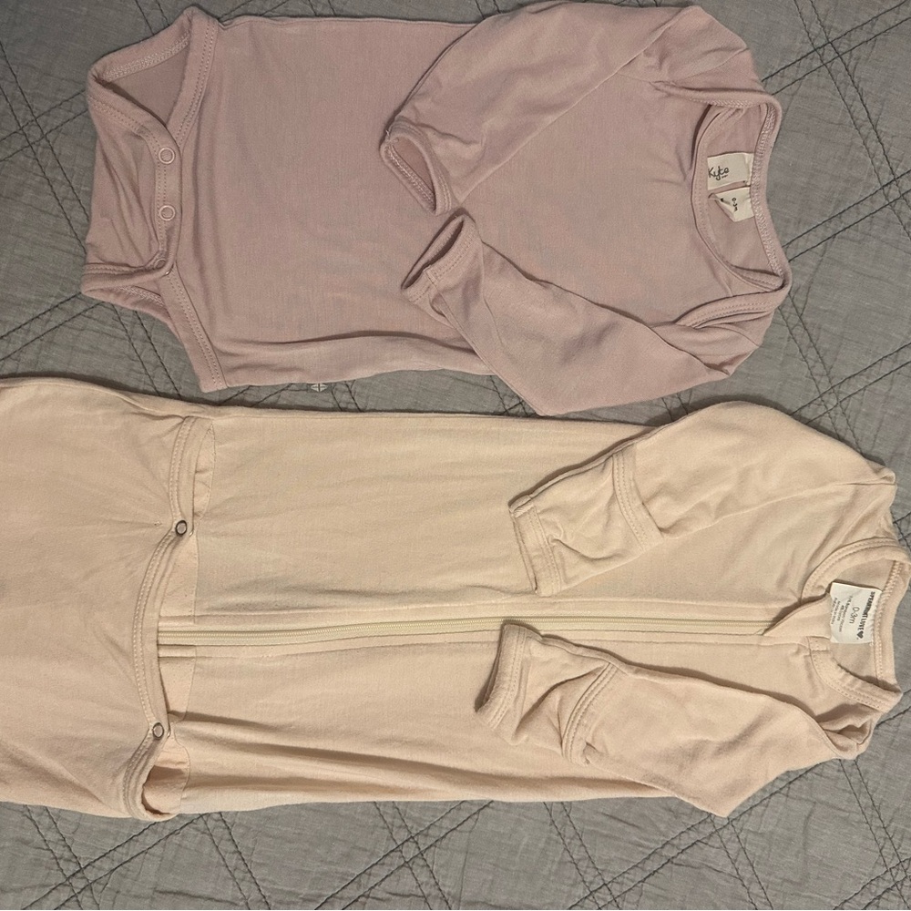 Kyte BABY Bodysuit and Spearmint Love Zip Gown/Sleep Sack 0-3m